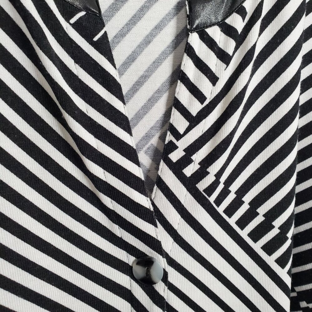 Chicos Easywear 3 Sz XL Cardigan Light Knit Single Button V-neck Art Deco Stripe - Picture 8 of 12